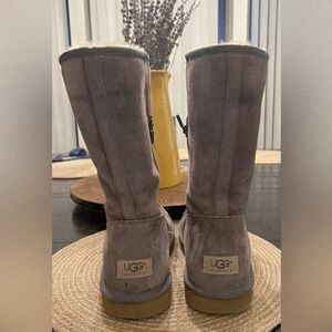 UGG Australia Gray Suede Boots